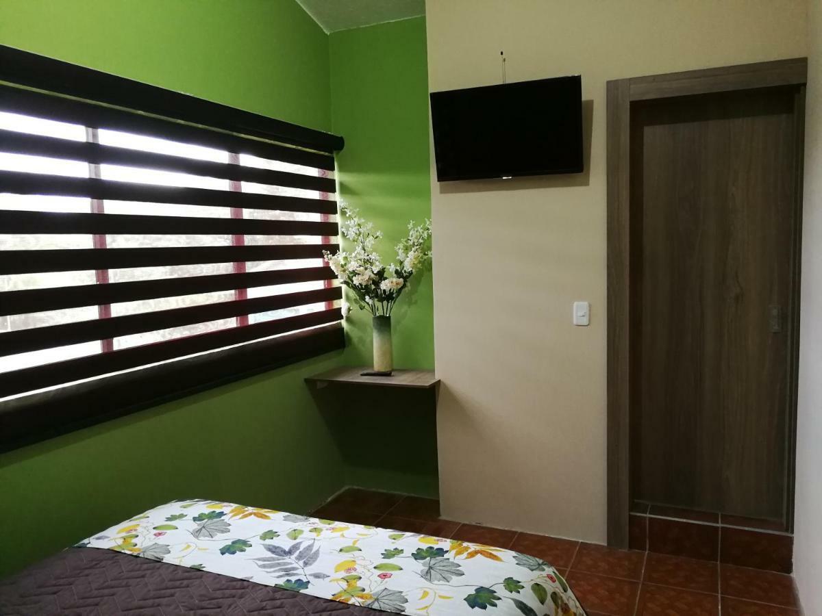 Chapelet Hostal ตาบาเบลา ภายนอก รูปภาพ